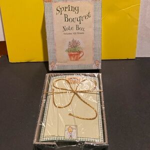NIB & Vintage Spring Bouquet Note Box